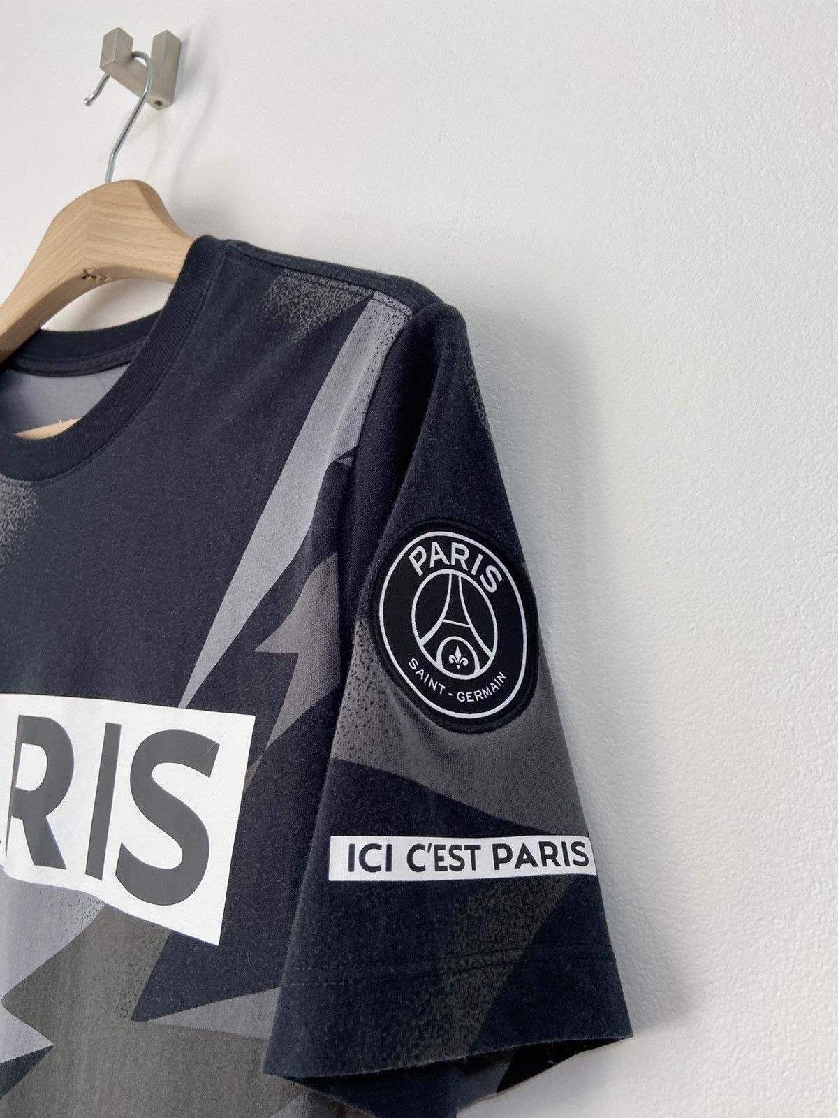 Nike Nike Air Jordan PSG Logo Shirt Size US S / EU 44-46 / 1 - 5 Thumbnail