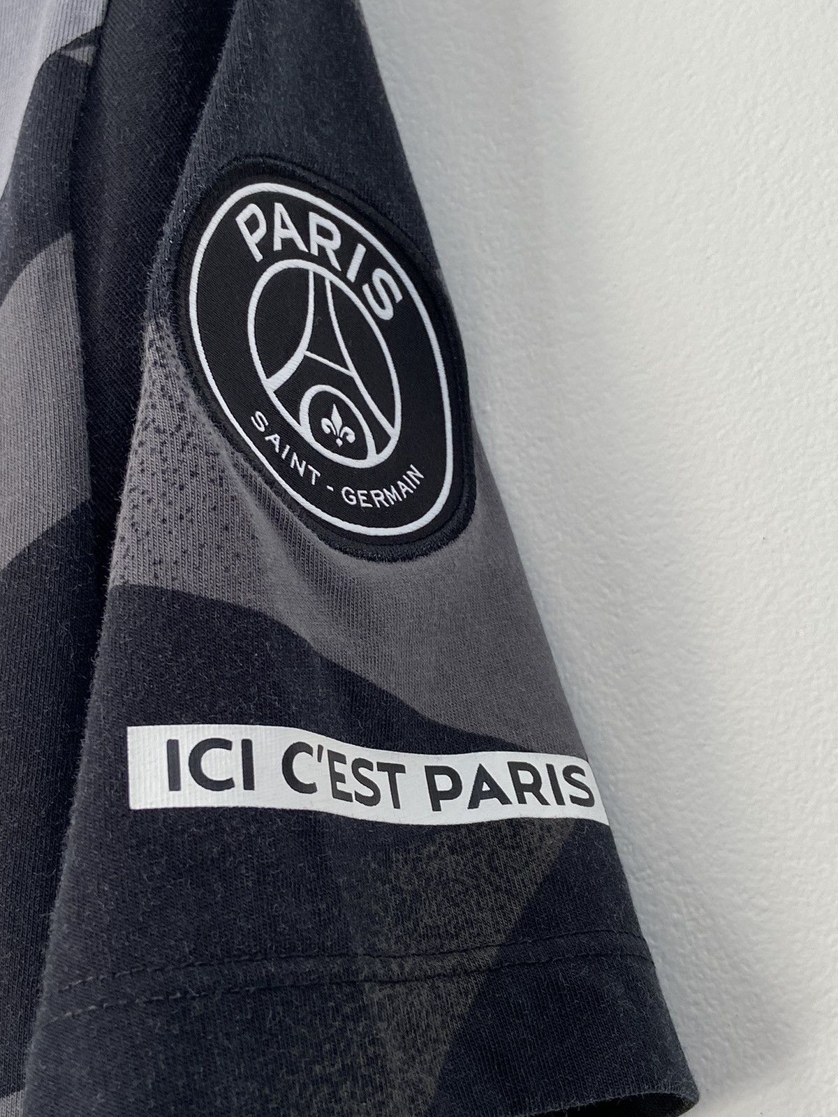 Nike Nike Air Jordan PSG Logo Shirt Size US S / EU 44-46 / 1 - 8 Thumbnail