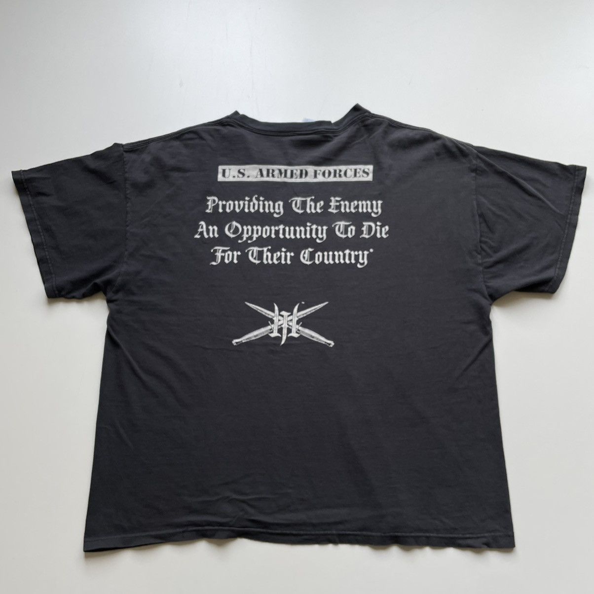 Vintage Vintage 2000s US Armed Forces Skull USA Graphic T Shirt Size US L / EU 52-54 / 3 - 3 Thumbnail