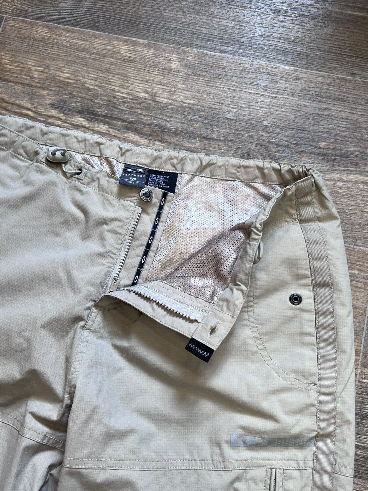 Oakley Vintage Oakley multi pocket beige cargo breeches shorts Size US 32 / EU 48 - 9 Thumbnail