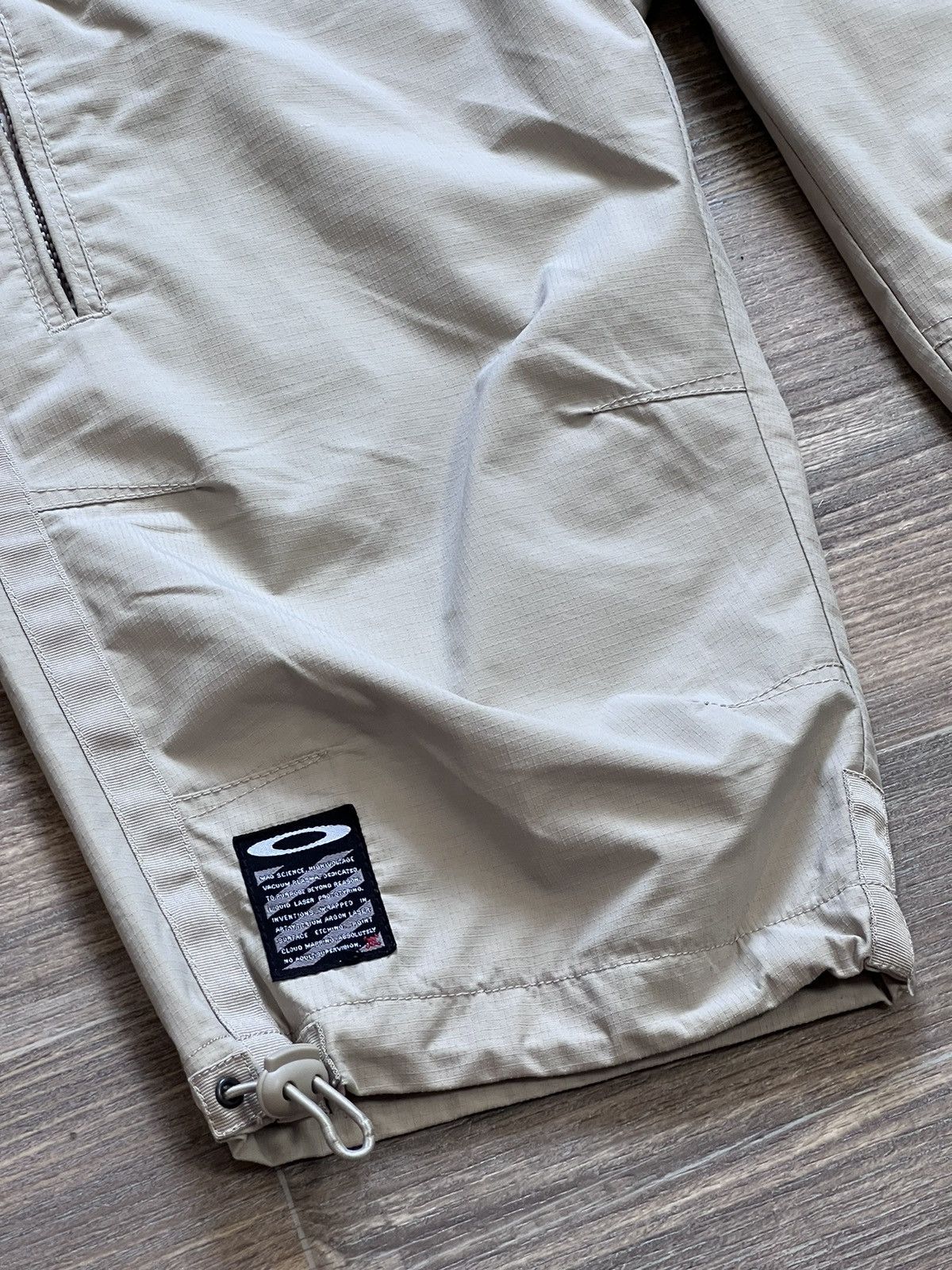 Oakley Vintage Oakley multi pocket beige cargo breeches shorts Size US 32 / EU 48 - 5 Thumbnail