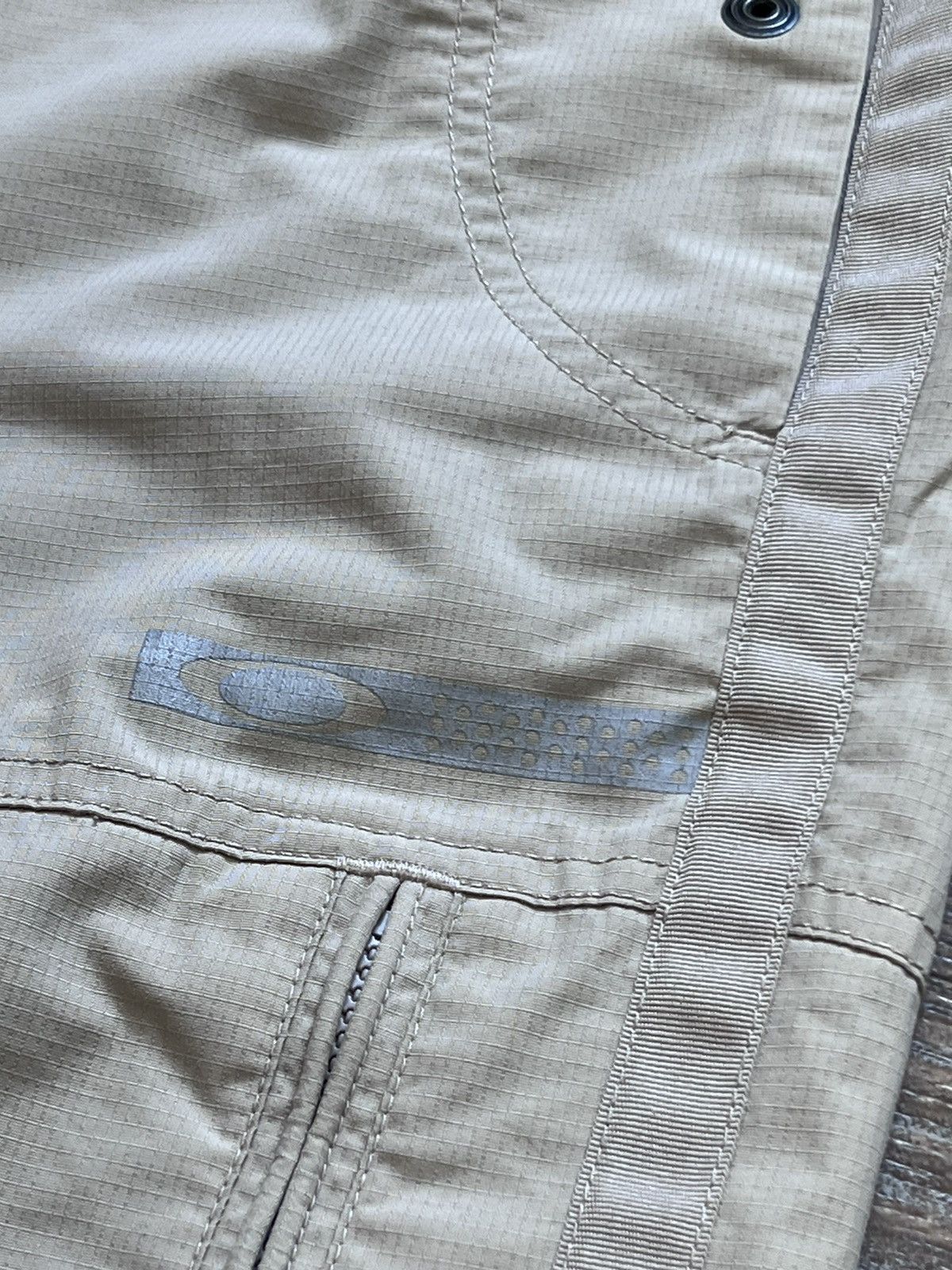 Oakley Vintage Oakley multi pocket beige cargo breeches shorts Size US 32 / EU 48 - 8 Thumbnail