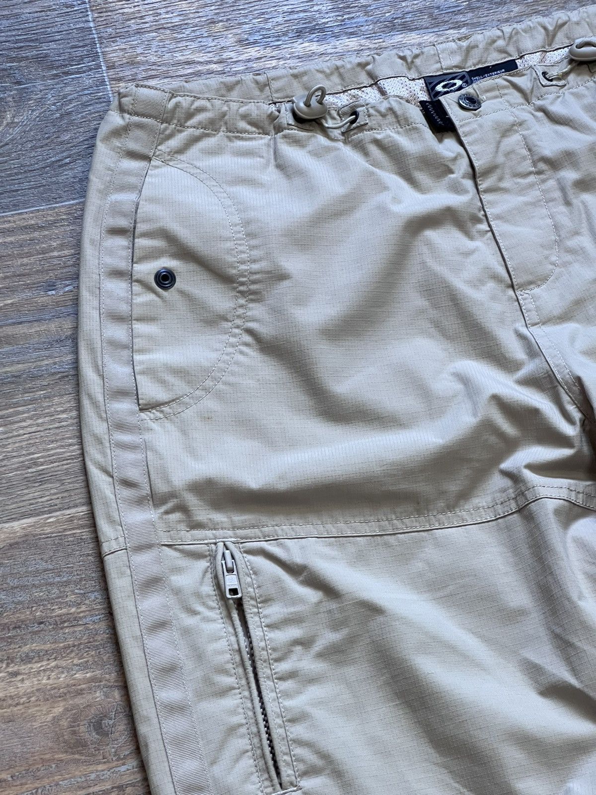 Oakley Vintage Oakley multi pocket beige cargo breeches shorts Size US 32 / EU 48 - 7 Thumbnail