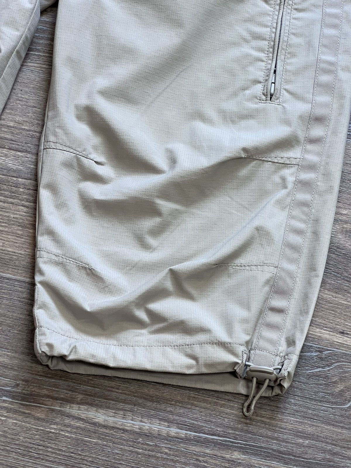 Oakley Vintage Oakley multi pocket beige cargo breeches shorts Size US 32 / EU 48 - 6 Thumbnail
