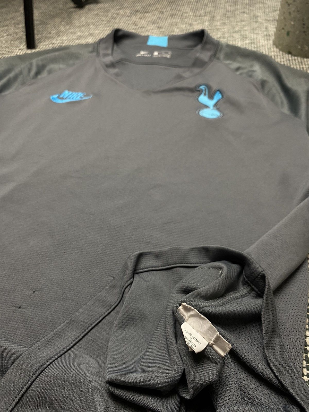 Nike × Vintage Rare Tottenham Nike soccer jersey y2k drill Size US L / EU 52-54 / 3 - 7 Thumbnail