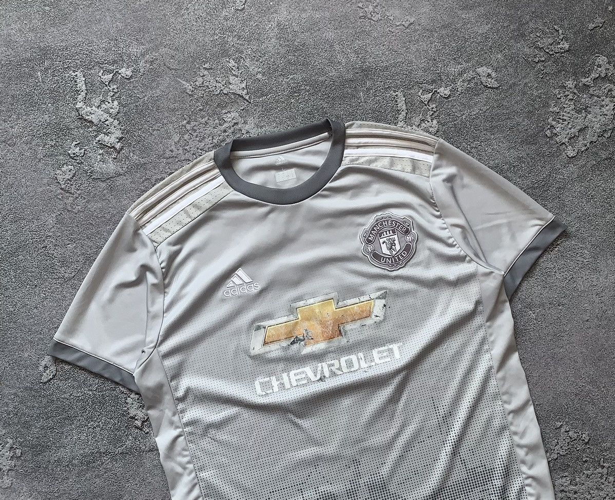 Adidas × Vintage Adidas L Paul pogba #6 tee T-shirt jersey Manchester United Size US L / EU 52-54 / 3 - 4 Thumbnail