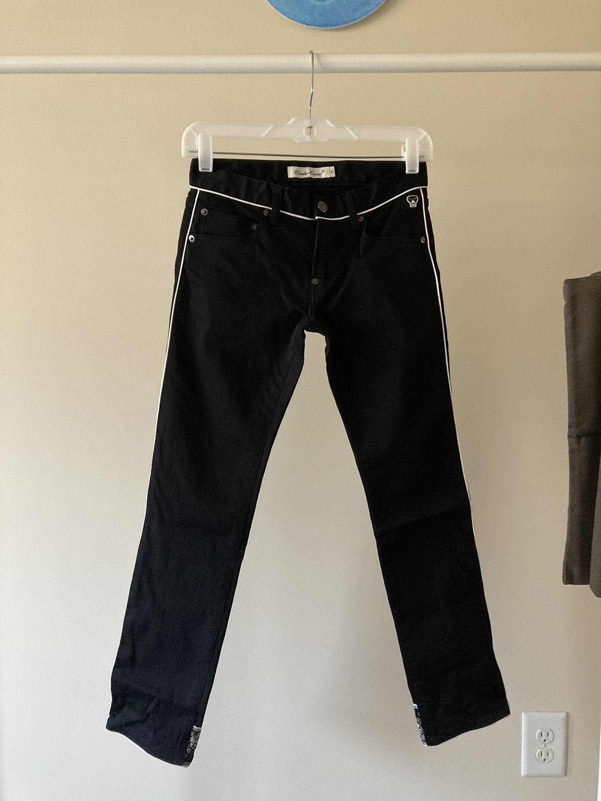 image of Jun Takahashi x Undercover Skull Detailed Piped Pants Ss08 Summer Madness in Black, Women's (Size 2