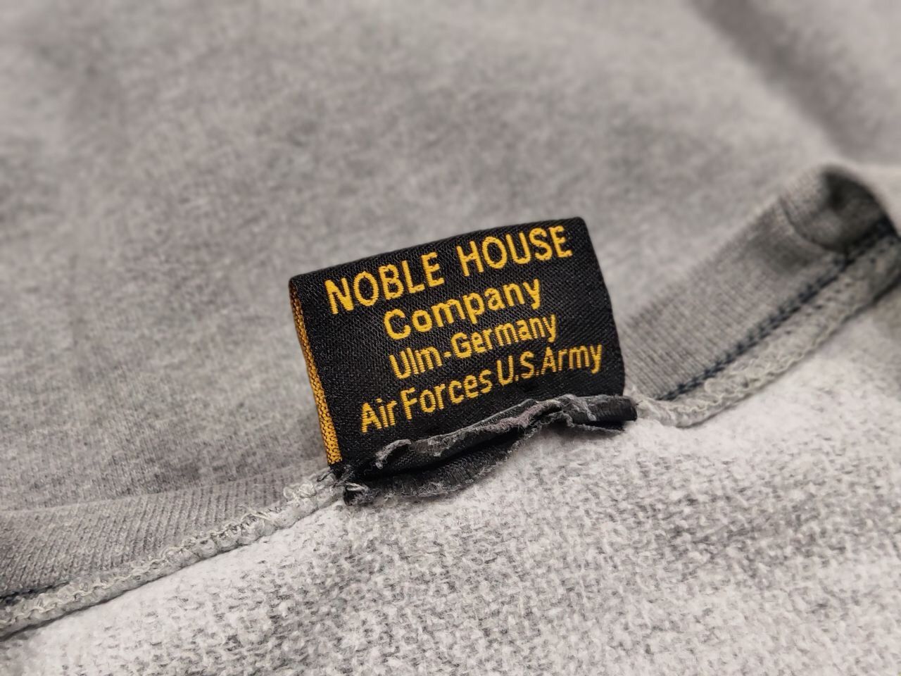 Vintage Vintage 80's Air Force US Army Gray Crew Chek Sweatshirt Size US L / EU 52-54 / 3 - 19 Thumbnail