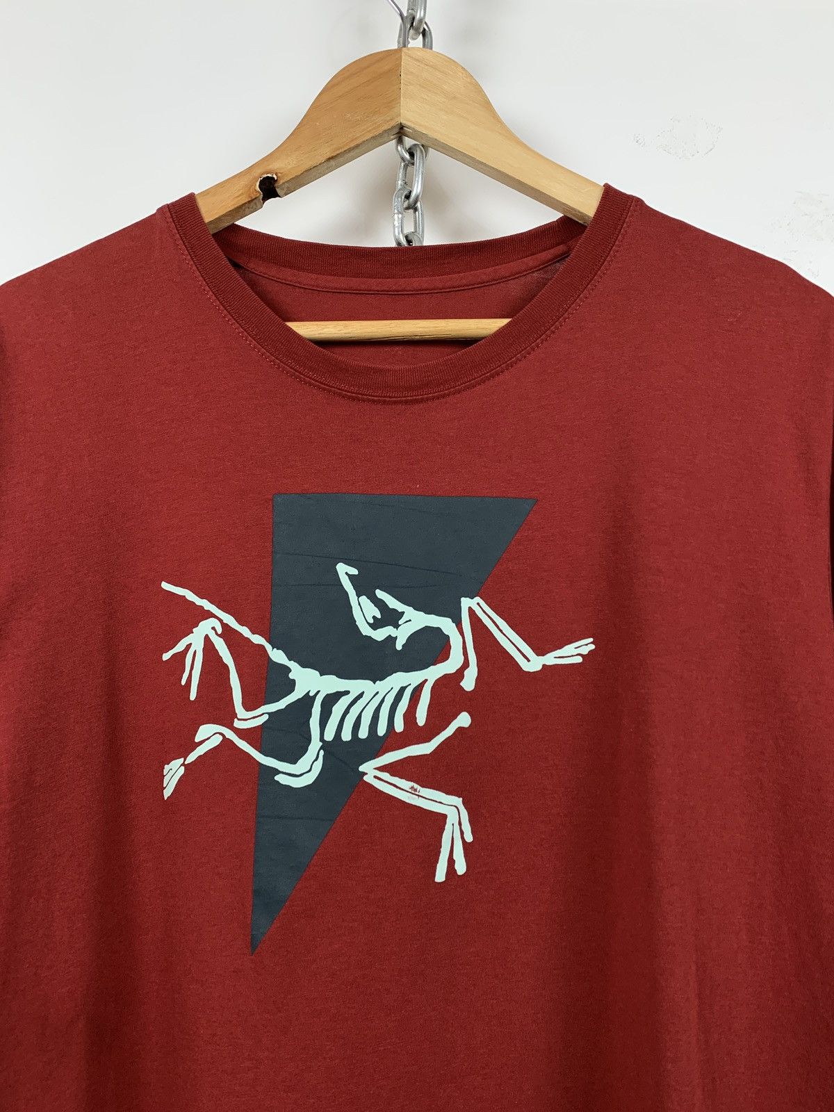 爆売り！ Arc'teryx Grailed | T-Shirt Logo Skeletal Red Arcteryx Vintage トップス