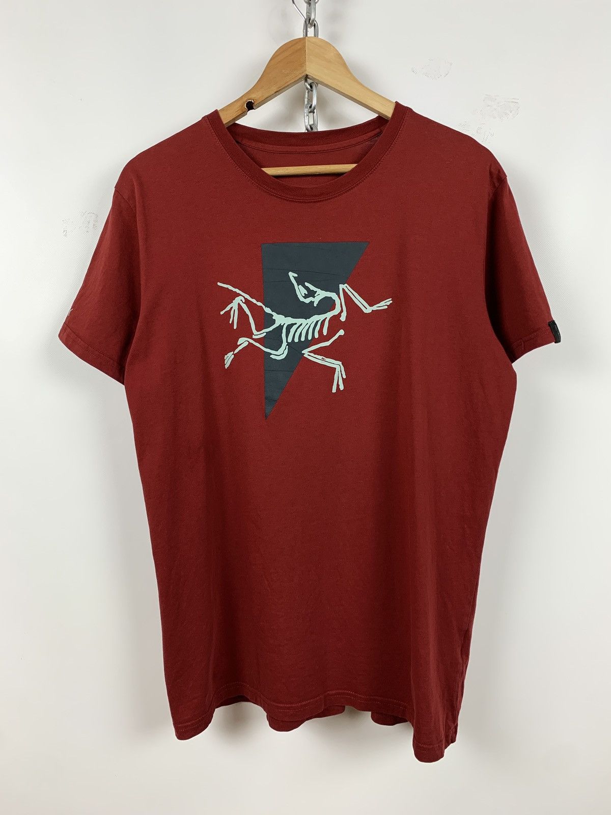 新規購入 Skeletal Red Arcteryx Vintage Arc'teryx Logo Grailed | T-Shirt トップス
