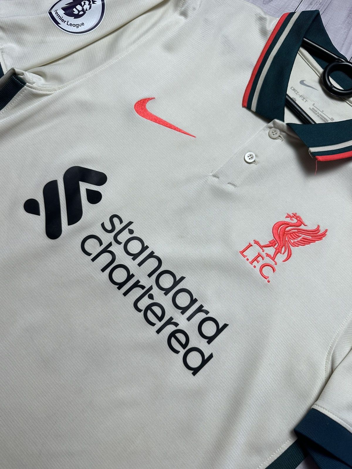 Nike Liverpool Nike soccer jersey 6 Thiago away rare size S Size US S / EU 44-46 / 1 - 6 Thumbnail