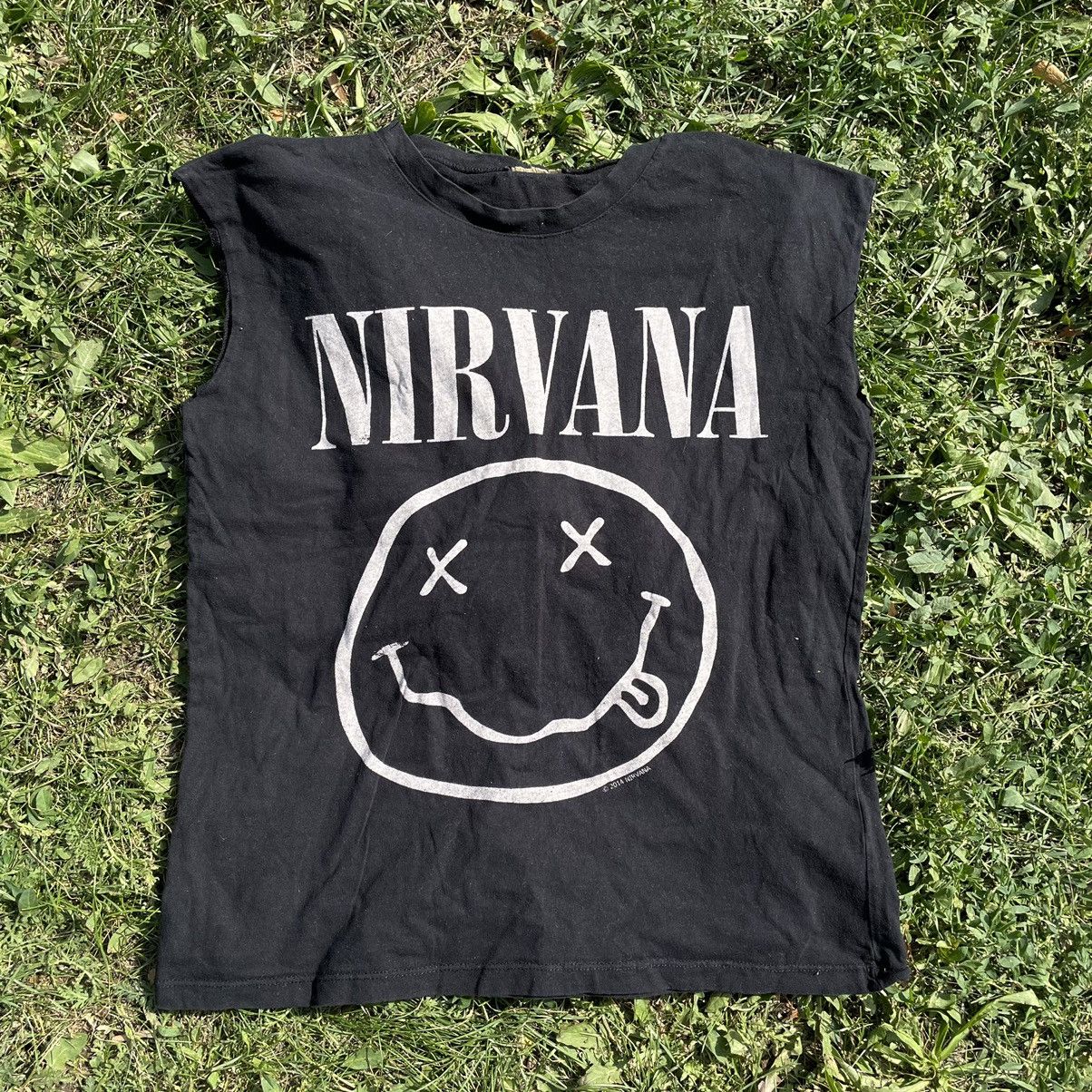 Vintage Vintage 90s Nirvana Smiley Graphic Tee Grunge Band Tee M Size US M / EU 48-50 / 2 - 1 Thumbnail