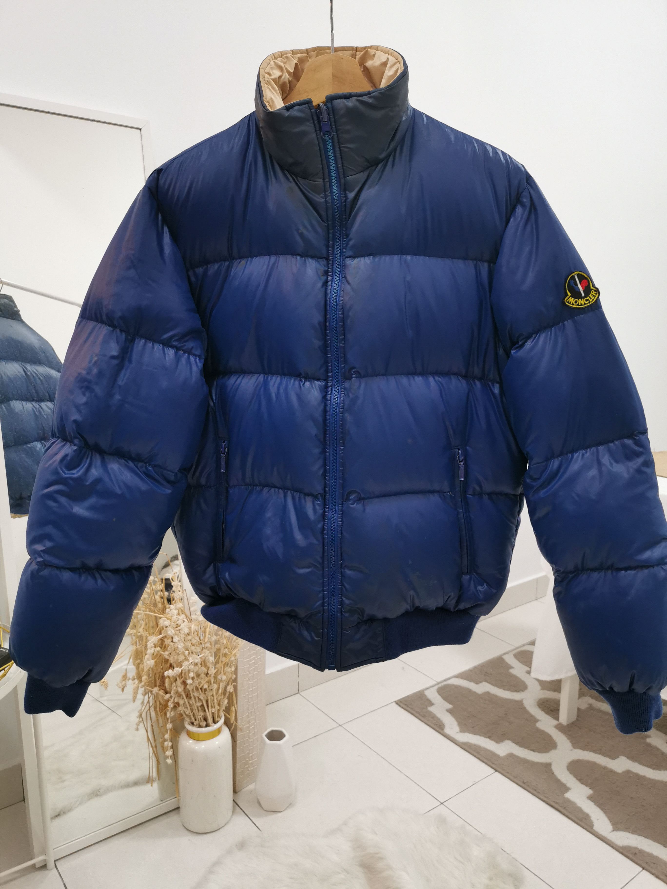 Asics best sale padded jacket