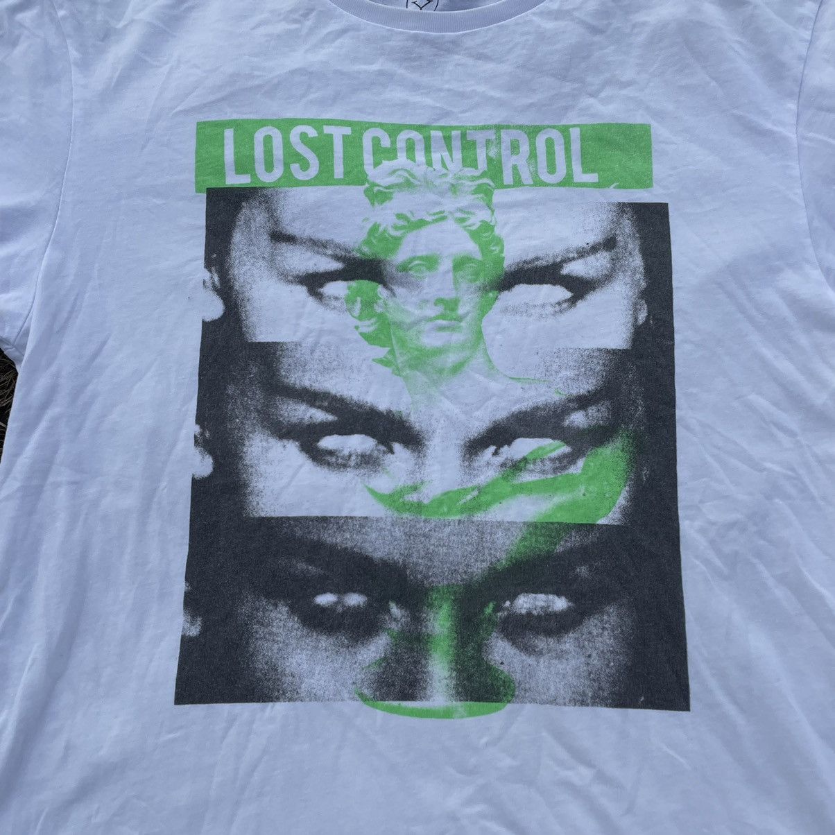Vintage Y2K Lost Control Graphic Tee Sun Faded Horror Streetwear M Size US M / EU 48-50 / 2 - 4 Thumbnail