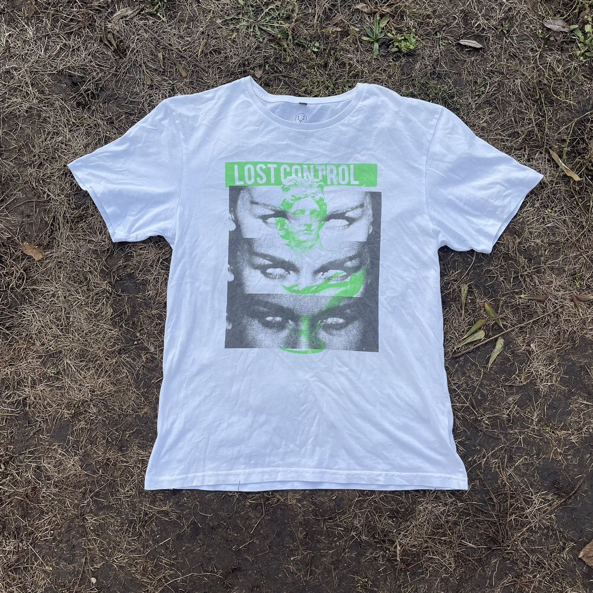 Vintage Y2K Lost Control Graphic Tee Sun Faded Horror Streetwear M Size US M / EU 48-50 / 2 - 1 Thumbnail