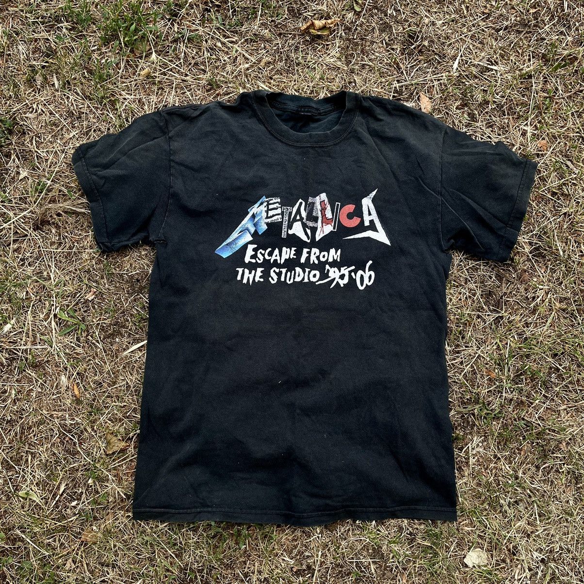 Vintage Vintage 90s Metallica Sun Faded Graphic Tee Grunge Black L Size US L / EU 52-54 / 3 - 1 Thumbnail
