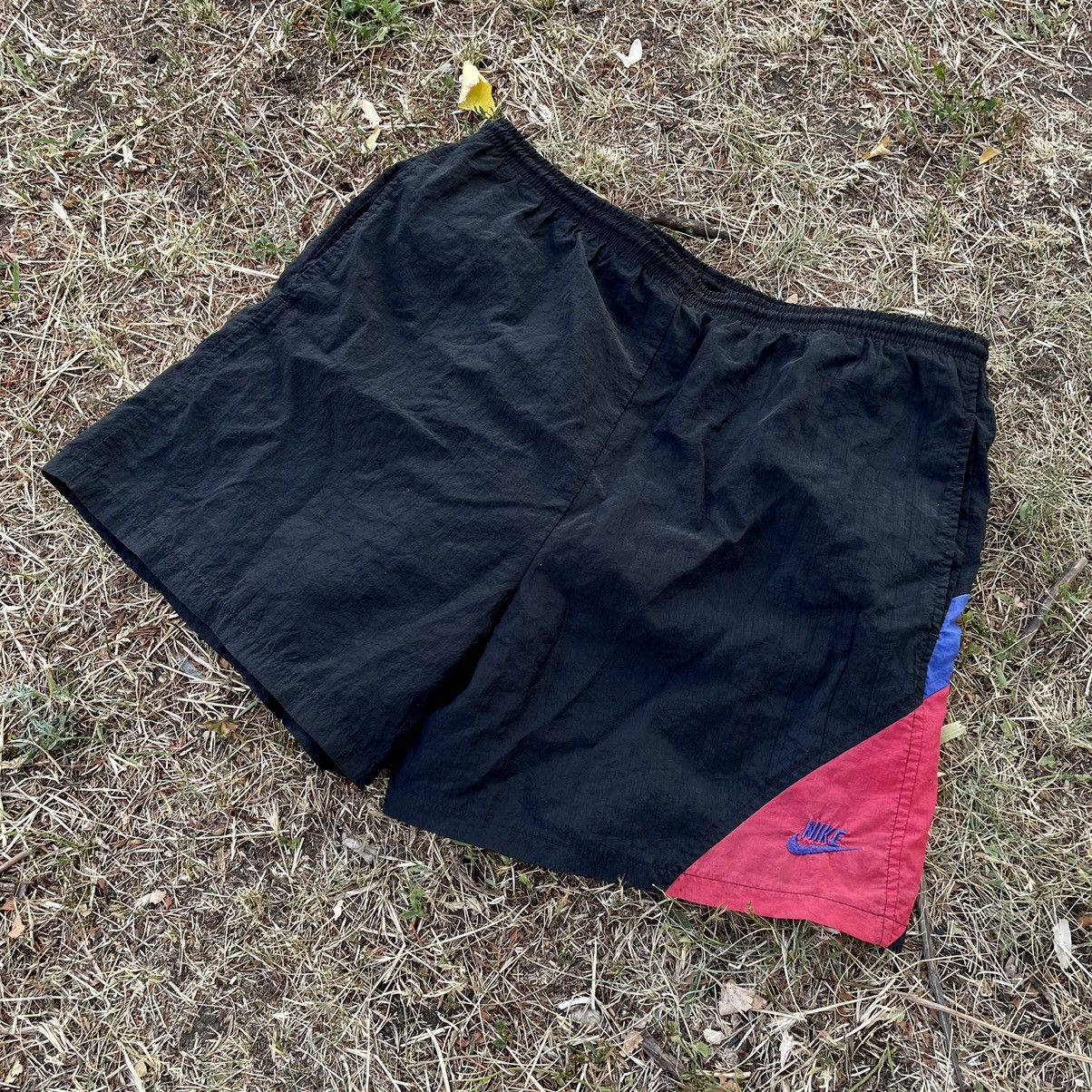 Vintage 90s Nike Logo Shorts Swoosh Streetwear 35