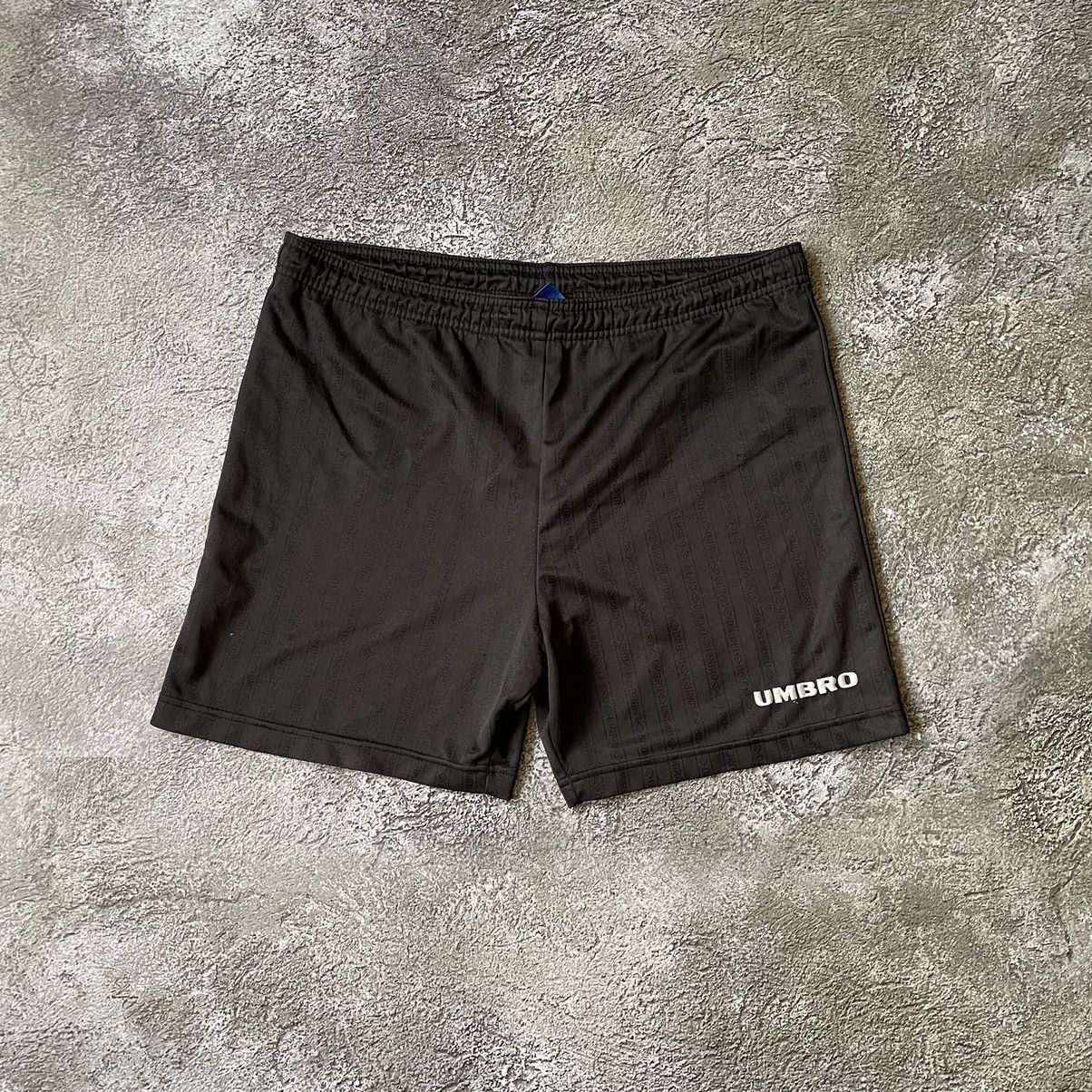 Vintage Vintage Y2K Umbro Black Nylon Shorts Baggy Sportwear Swag 33 Size US 33 - 2 Thumbnail