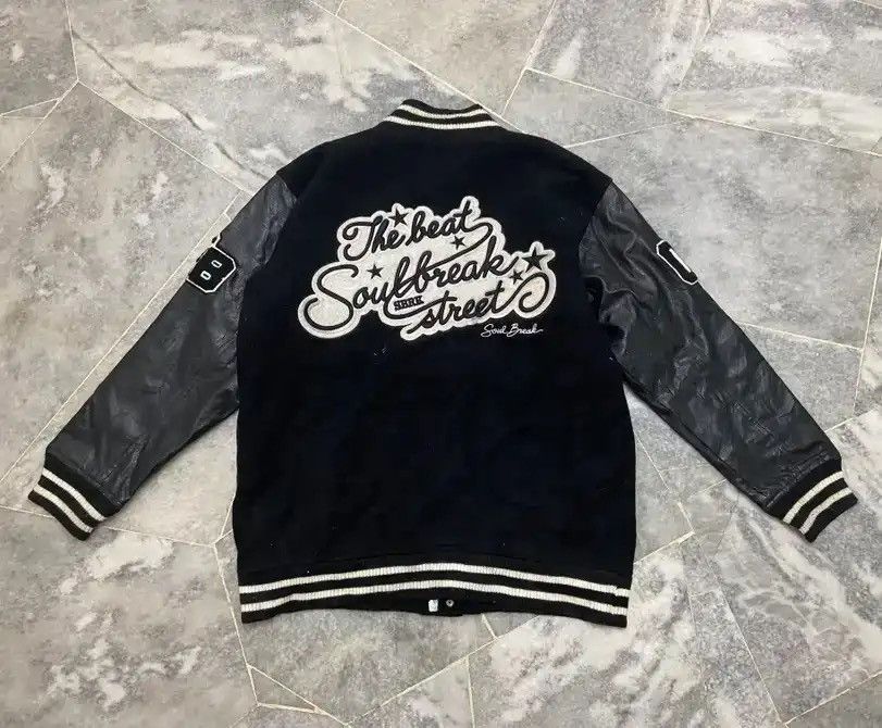 Vintage ‼️‼️ 4 Pieces Vintage Big Logo Varsity jacket Size US L / EU 52-54 / 3 - 8 Thumbnail
