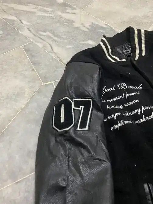Vintage ‼️‼️ 4 Pieces Vintage Big Logo Varsity jacket Size US L / EU 52-54 / 3 - 10 Thumbnail