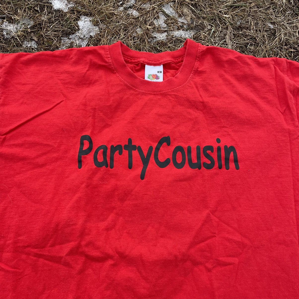 Vintage Y2K Party Cousin Graphic Tee Streetwear Deadstock Red Boxy M Size US M / EU 48-50 / 2 - 4 Thumbnail
