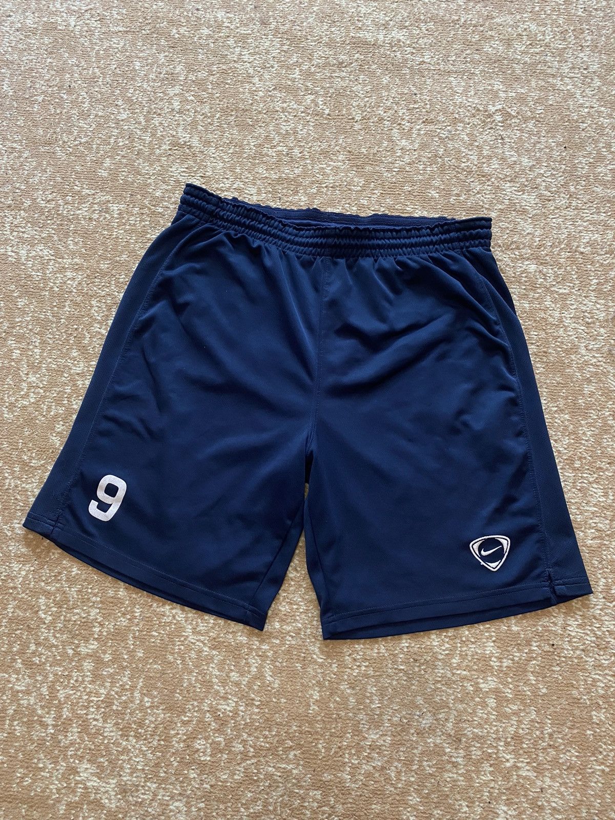 Nike Vintage Nike shorts streetwear swoosh casual y2k size S Size US 30 / EU 46 - 1 Thumbnail