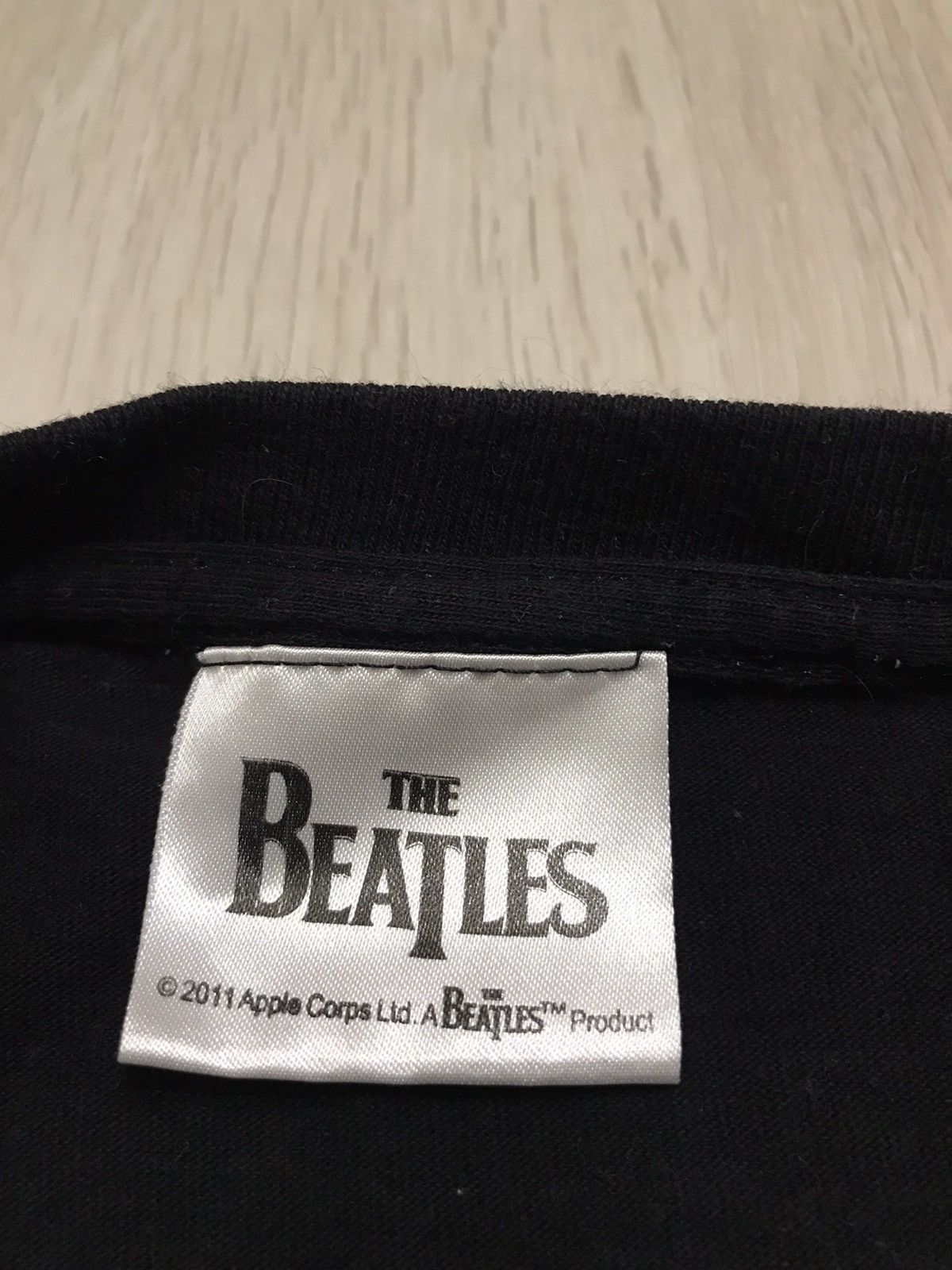 Band Tees 🔥THE BEATLES T-shirt 2011 These Are Vintage🔥 Size US XL / EU 56 / 4 - 4 Thumbnail