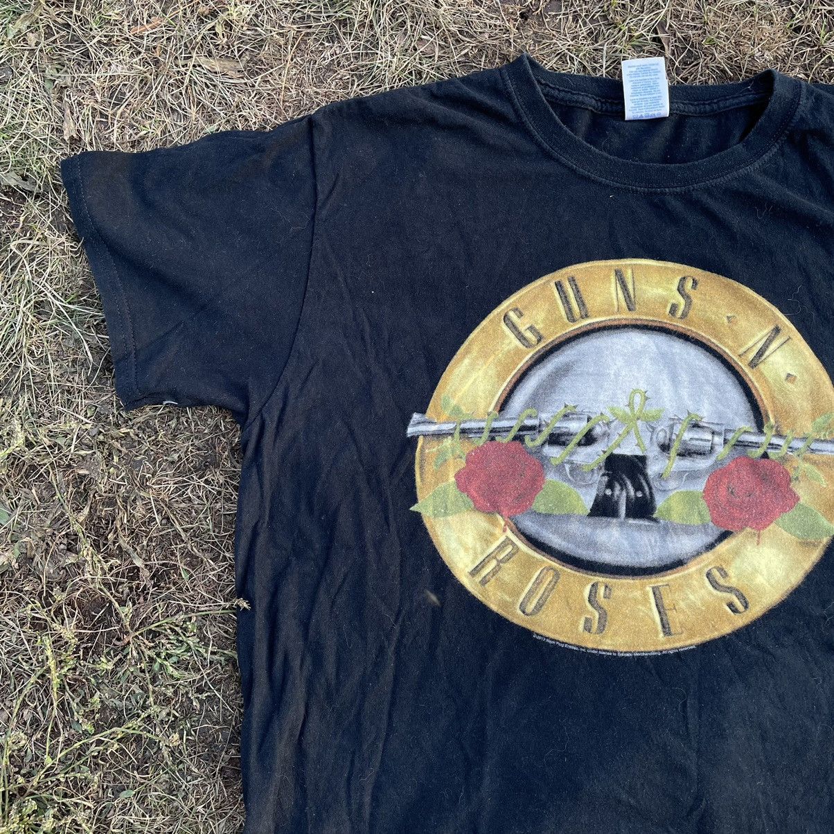 Band Tees Vintage Y2K Guns And Roses Tour Art Band Rock Sun Faded Tee Size US L / EU 52-54 / 3 - 3 Thumbnail