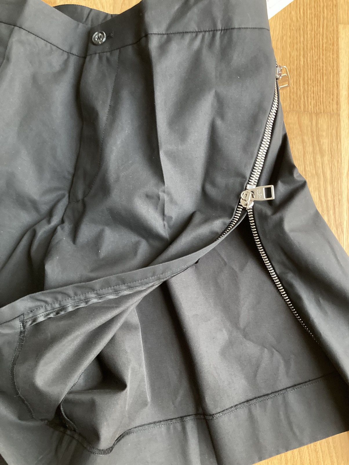 Alexander McQueen BNWT ALEXANDER MCQUEEN COTTON GABARDINE ZIP SHORTS - SS2022 Size US 32 / EU 48 - 8 Thumbnail