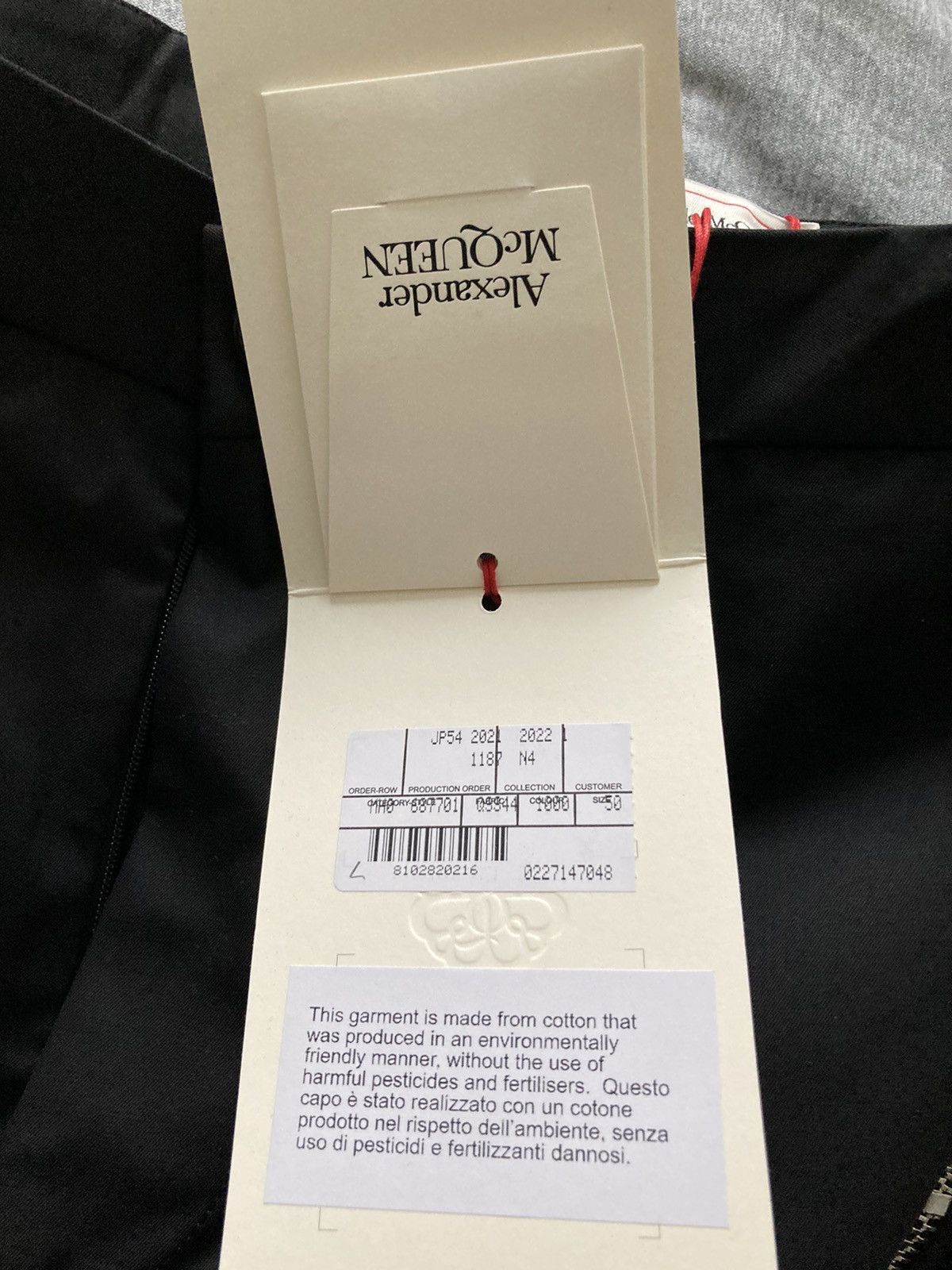 Alexander McQueen BNWT ALEXANDER MCQUEEN COTTON GABARDINE ZIP SHORTS - SS2022 Size US 32 / EU 48 - 18 Thumbnail