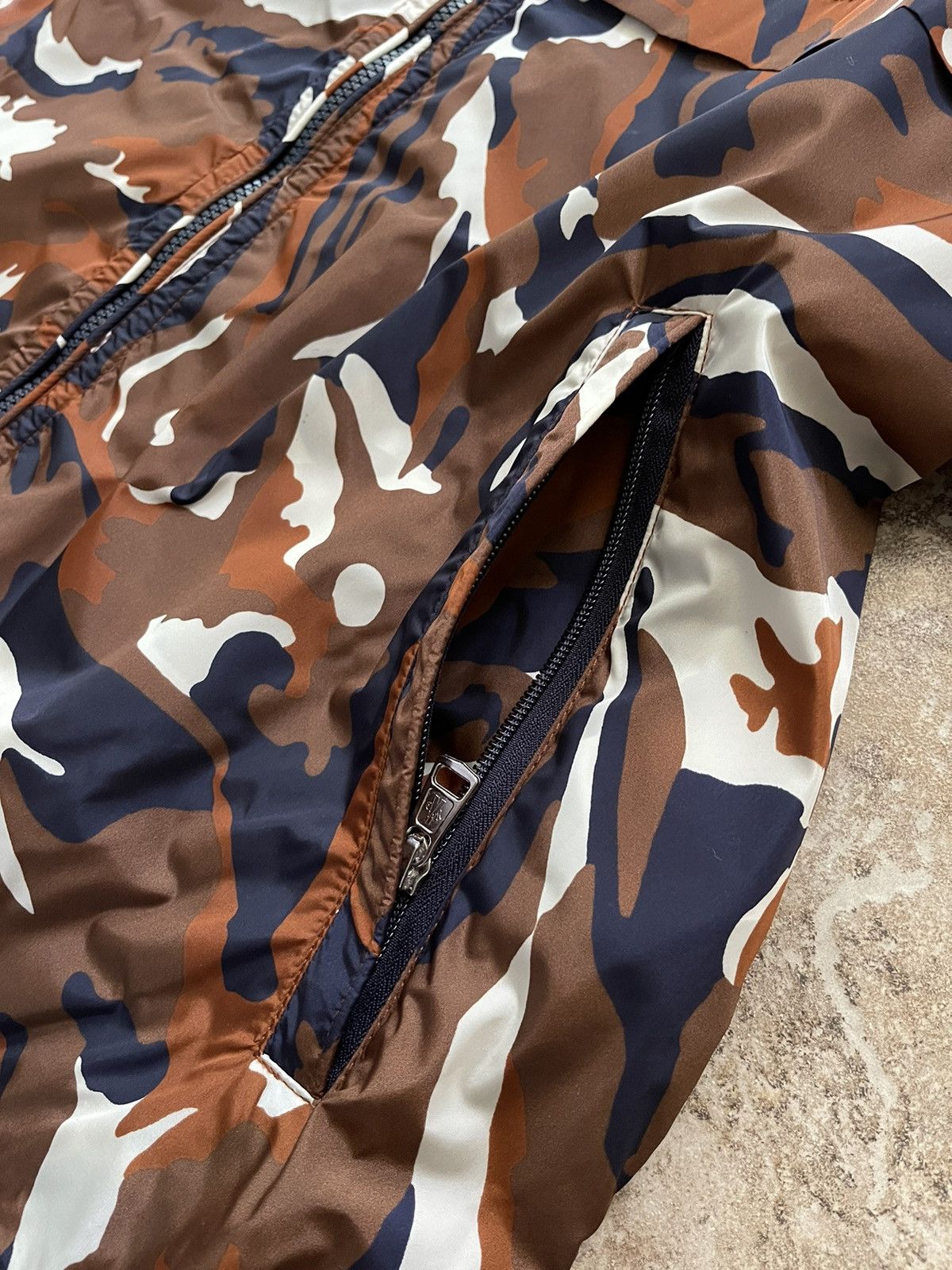Moncler Moncler Camo Hooded Windbreaker Size US M / EU 48-50 / 2 - 10 Thumbnail