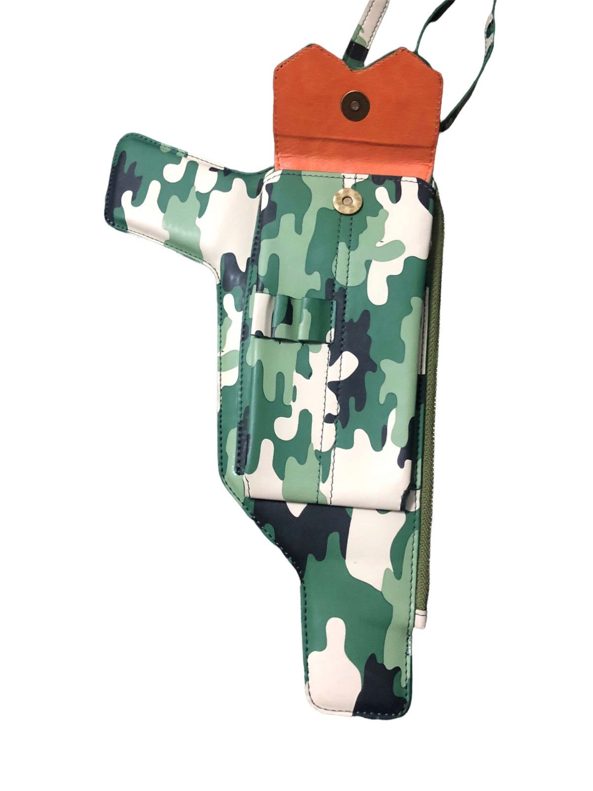 Japanese Brand 🔊HARAJUKU HEAT🔊 Camo slim case pistol design street vibes Size ONE SIZE - 6 Thumbnail