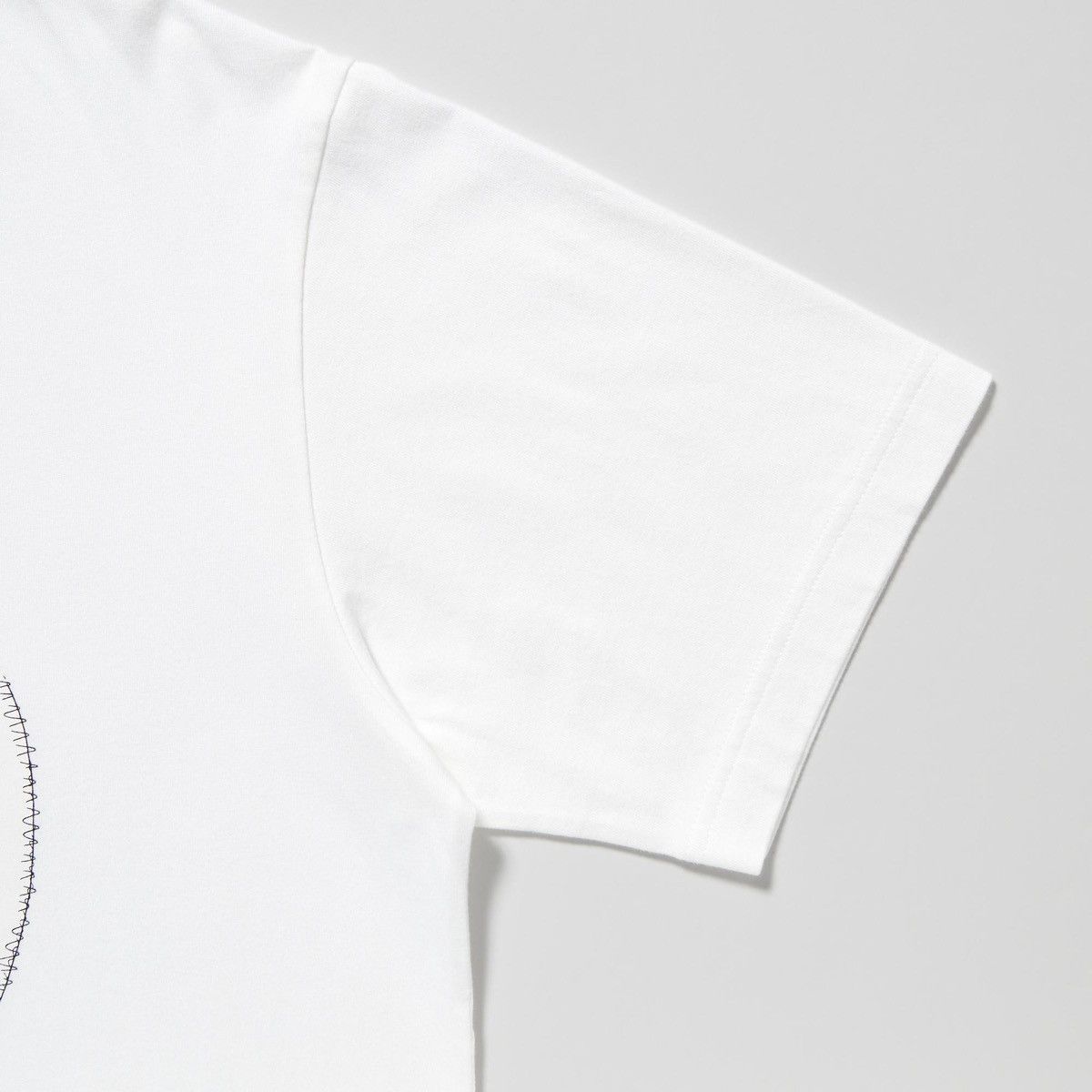 Kaws × Uniqlo Small KAWS White Peace for All The Figure Gone Vinyl Shirt Size US S / EU 44-46 / 1 - 17 Thumbnail