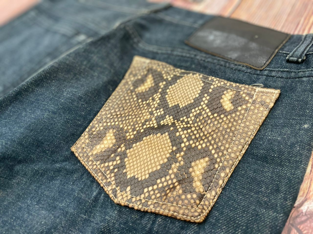 Japanese Brand Bell Bottom Flare Bootcut Jeans SNAKE SKINS VTG Size US 32 / EU 48 - 2 Thumbnail