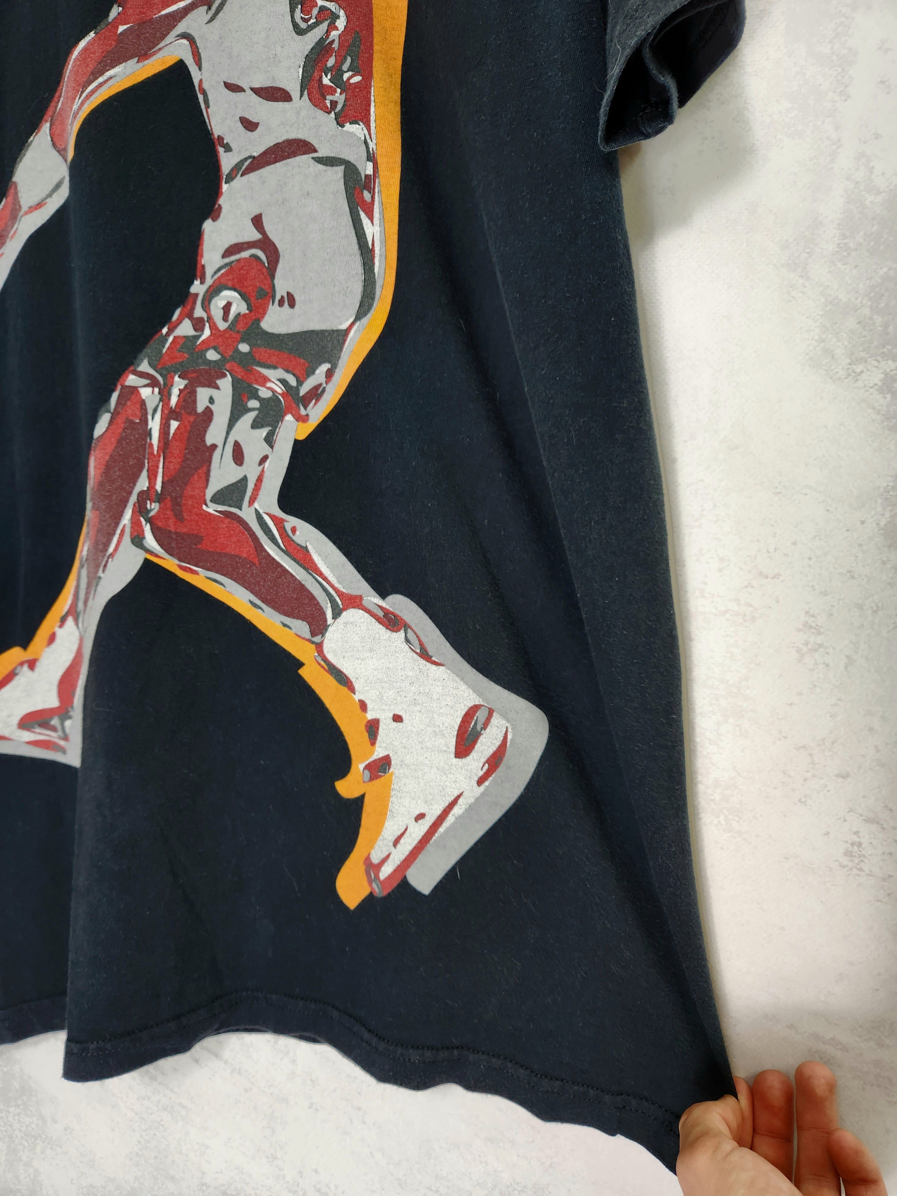 Nike Vintage nike air jordan y2k big logo t shirt Size US XL / EU 56 / 4 - 5 Thumbnail