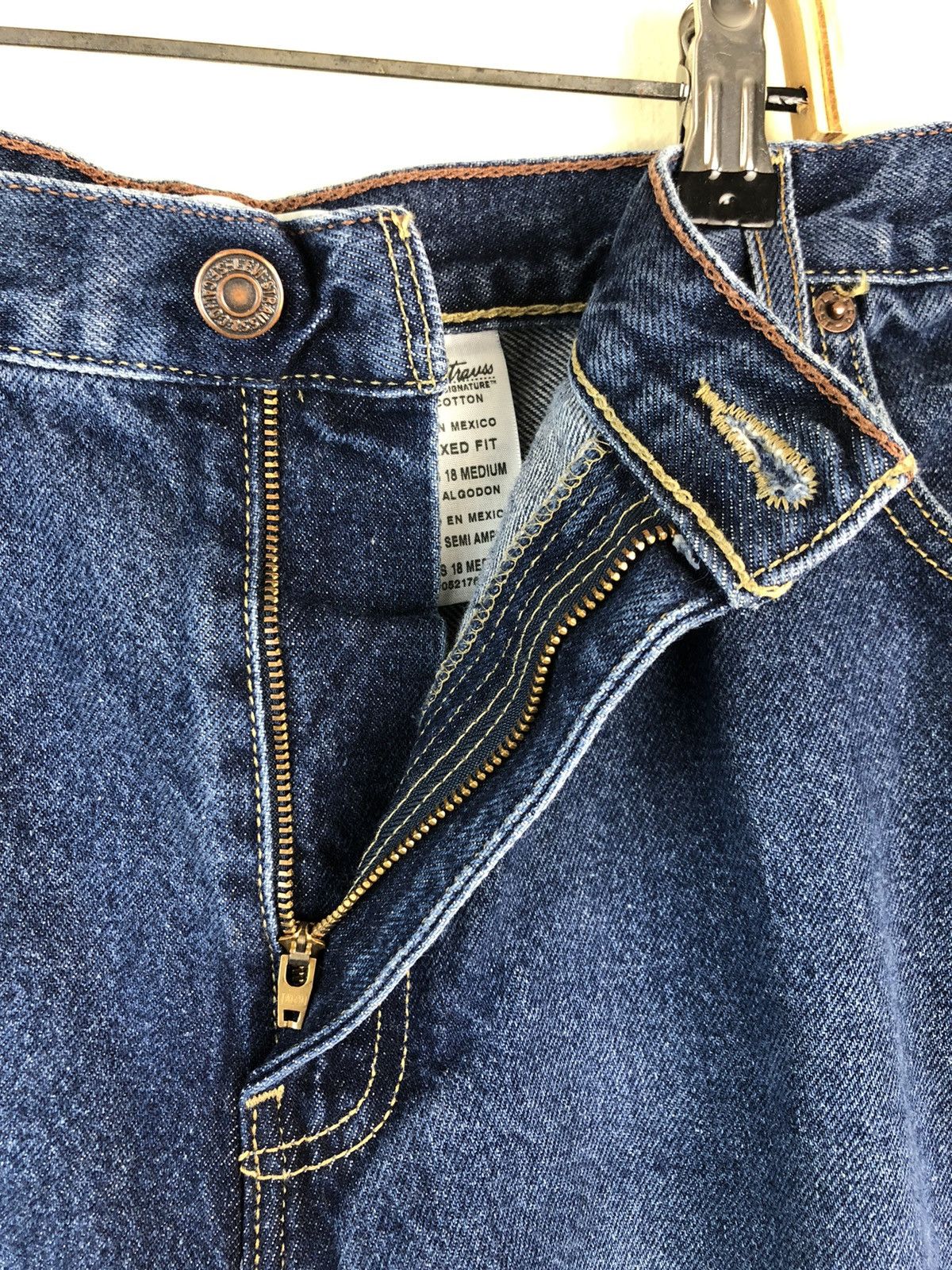 Jean × Levi's Vintage Clothing × Vintage Vintage 90’s Levi Strauss Signature Relaxed Fit Size US 36 / EU 52 - 7 Thumbnail