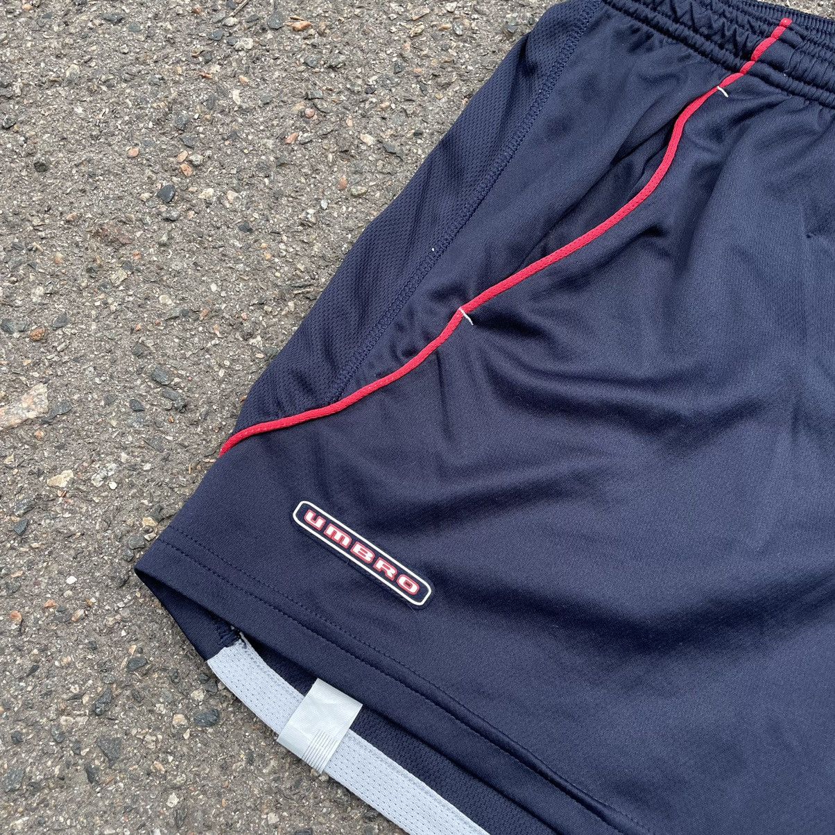 Umbro Vintage Y2K Umbro monogram mini logo shorts streetwear Size US 30 / EU 46 - 4 Thumbnail