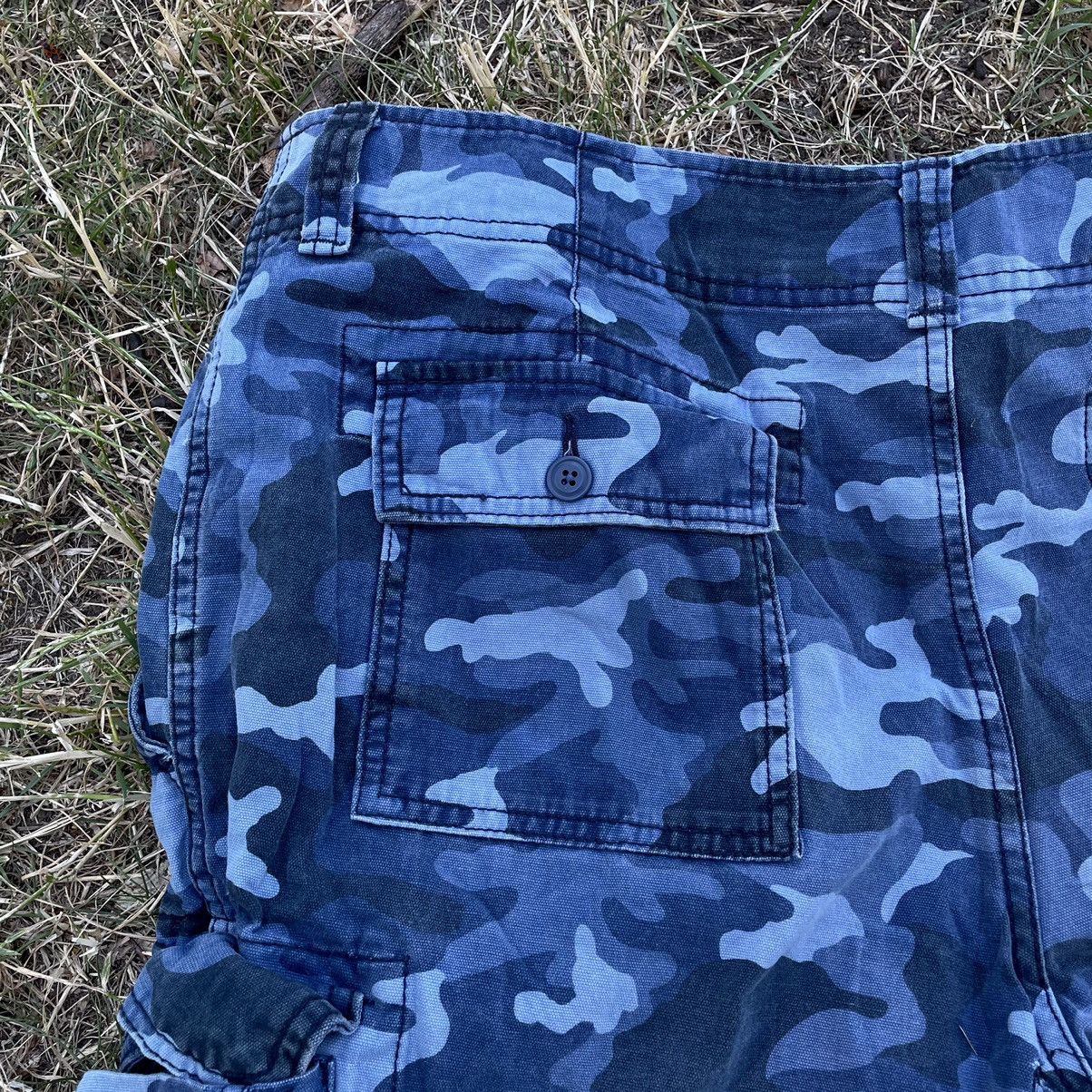Vintage Vintage 90s Blue Camo Cargo Shorts Streetwear Baggy Faded 32 Size US 32 / EU 48 - 6 Thumbnail