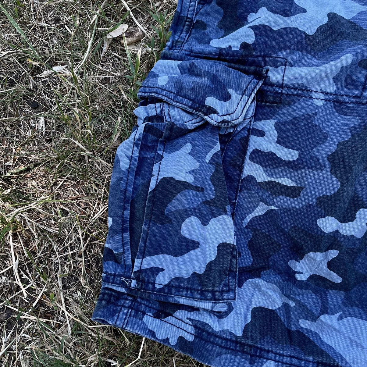 Vintage Vintage 90s Blue Camo Cargo Shorts Streetwear Baggy Faded 32 Size US 32 / EU 48 - 3 Thumbnail