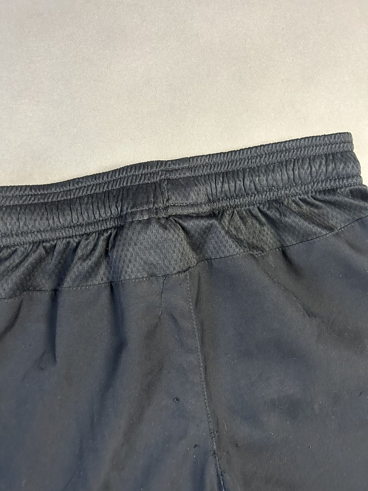 Nike × Vintage Nike vintage black shorts small swoosh 2000s Size US 28 / EU 44 - 7 Thumbnail