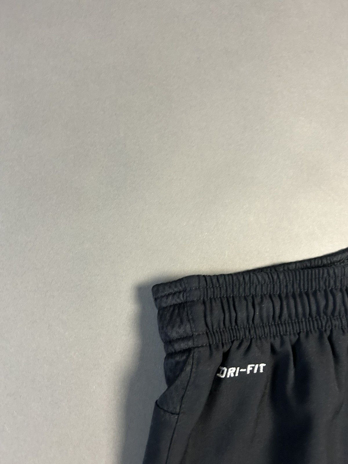 Nike × Vintage Nike vintage black shorts small swoosh 2000s Size US 28 / EU 44 - 2 Thumbnail