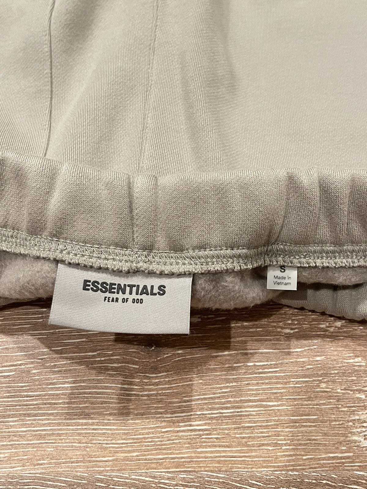Fear of God Fear of God Essentials Moss Logo Shorts Small Size US 30 / EU 46 - 5 Thumbnail