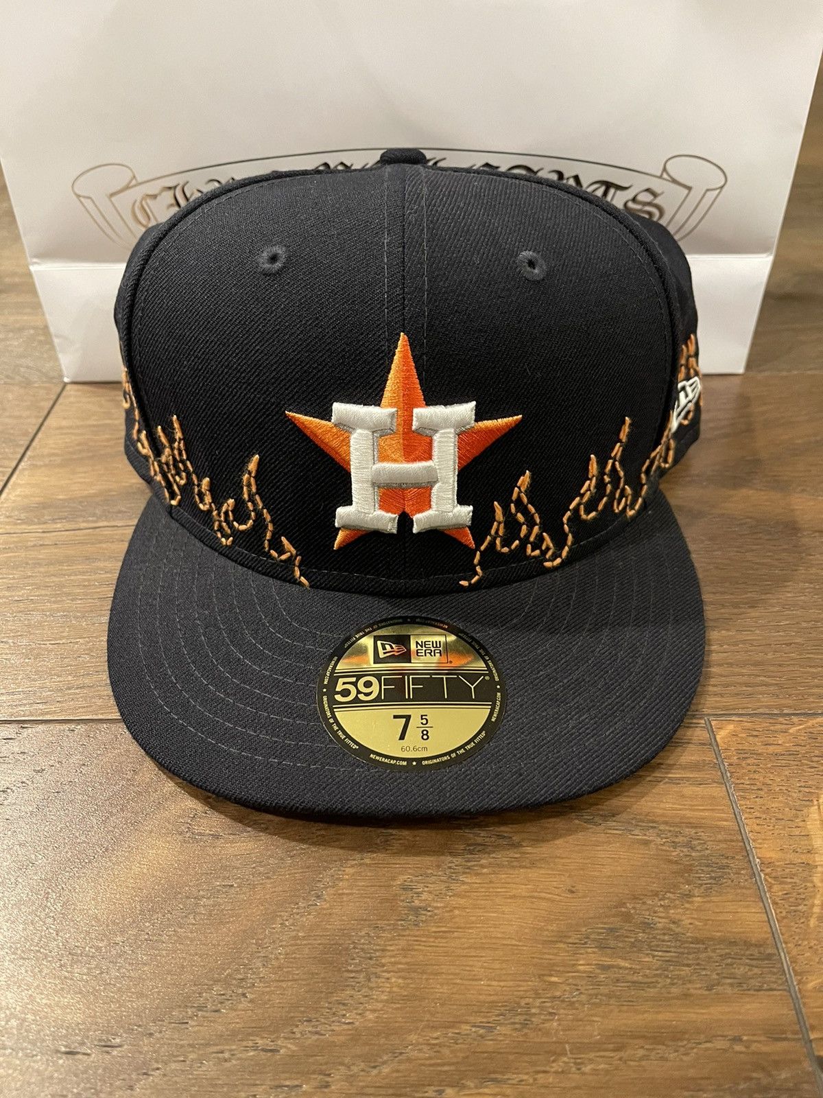 image of New Era 7 5/8 Loso Nyc Hand Stitched Flaming Houston Astro’S Hat in Navy, Men's