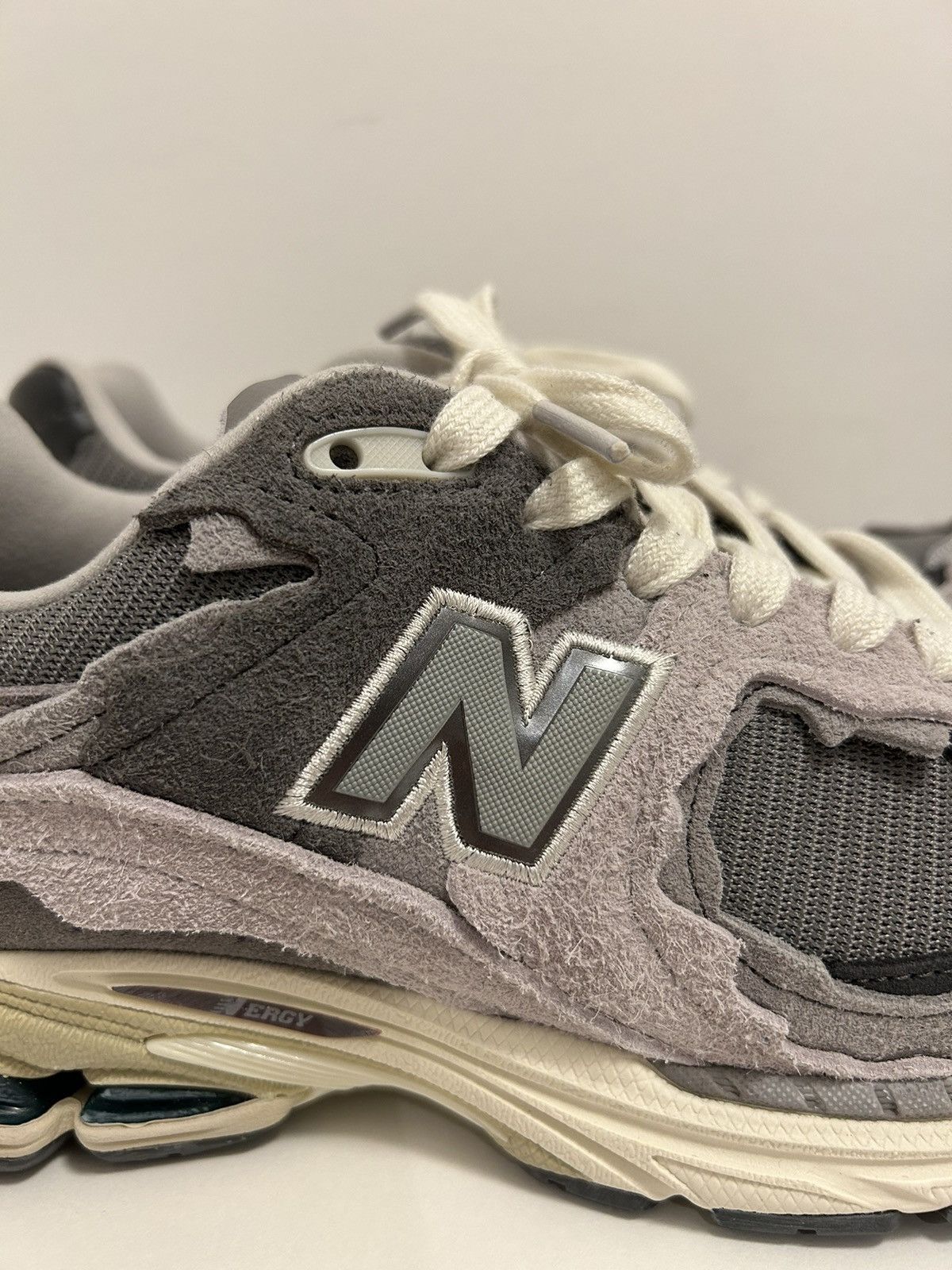 New Balance New Balance 2002R Protection Pack Rain Cloud Size US 9 / EU 42 - 2 Thumbnail