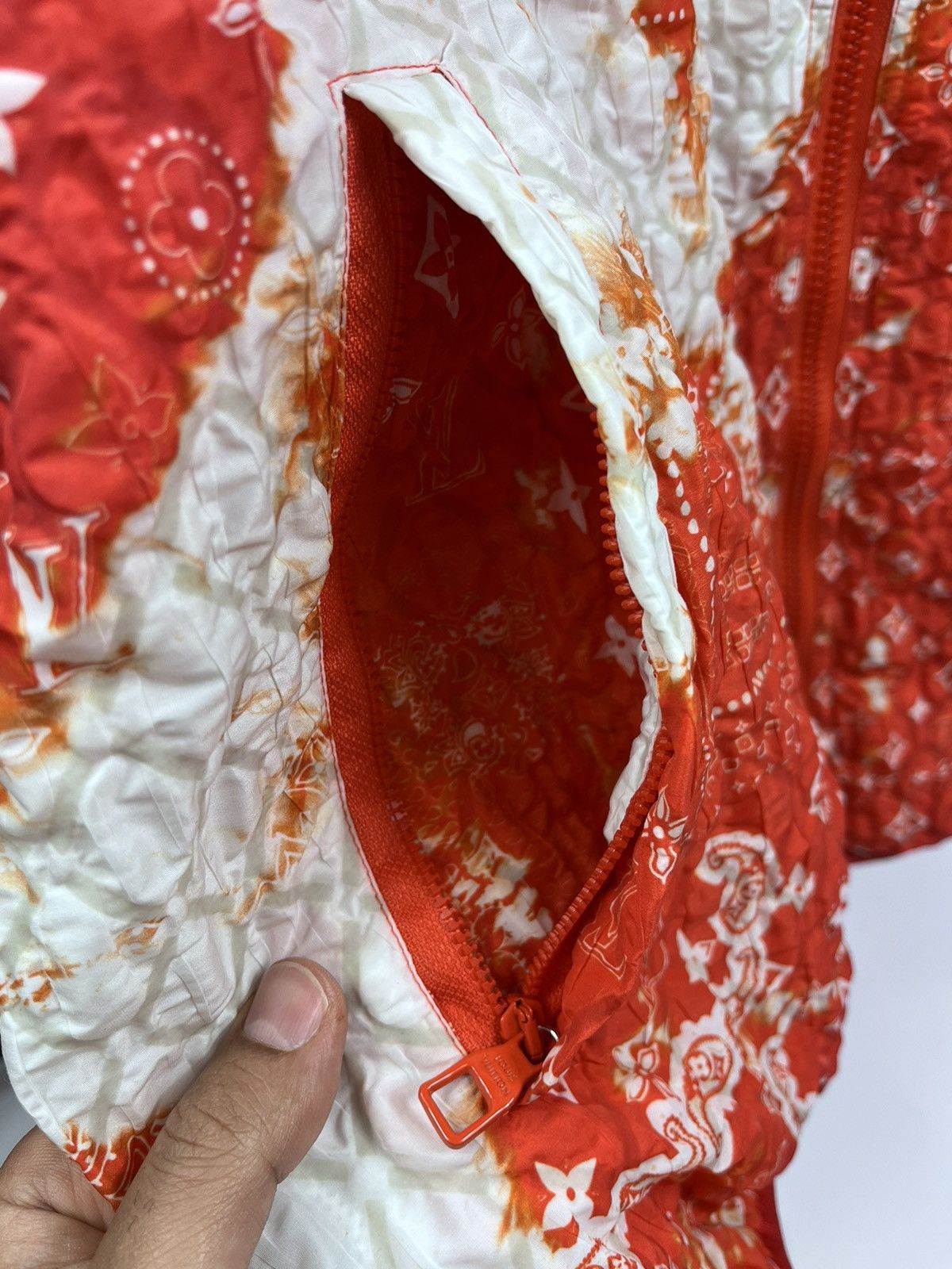 Louis Vuitton × Virgil Abloh LOUIS VUITTON 1AA7HA MONOGRAM BANDANA WINDBREAKER 52 Size US XL / EU 56 / 4 - 7 Thumbnail