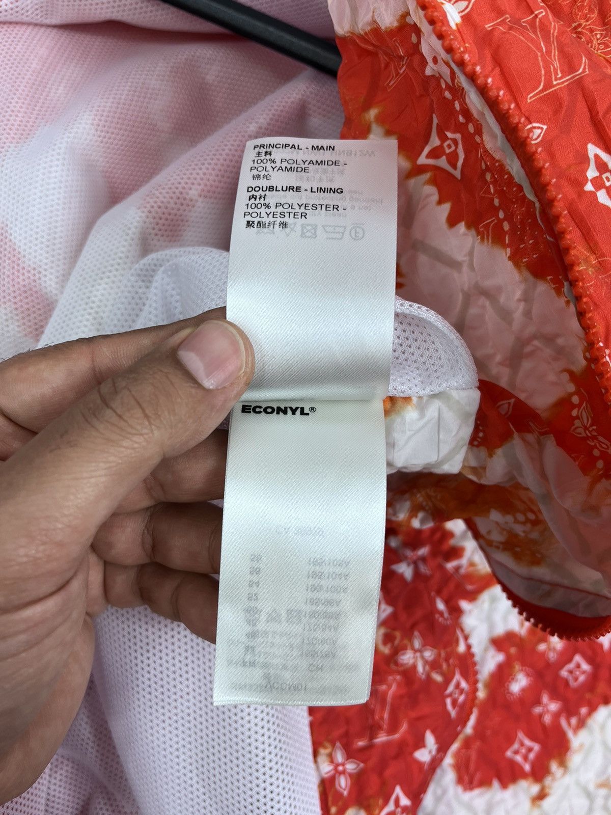 Louis Vuitton × Virgil Abloh LOUIS VUITTON 1AA7HA MONOGRAM BANDANA WINDBREAKER 52 Size US XL / EU 56 / 4 - 13 Thumbnail