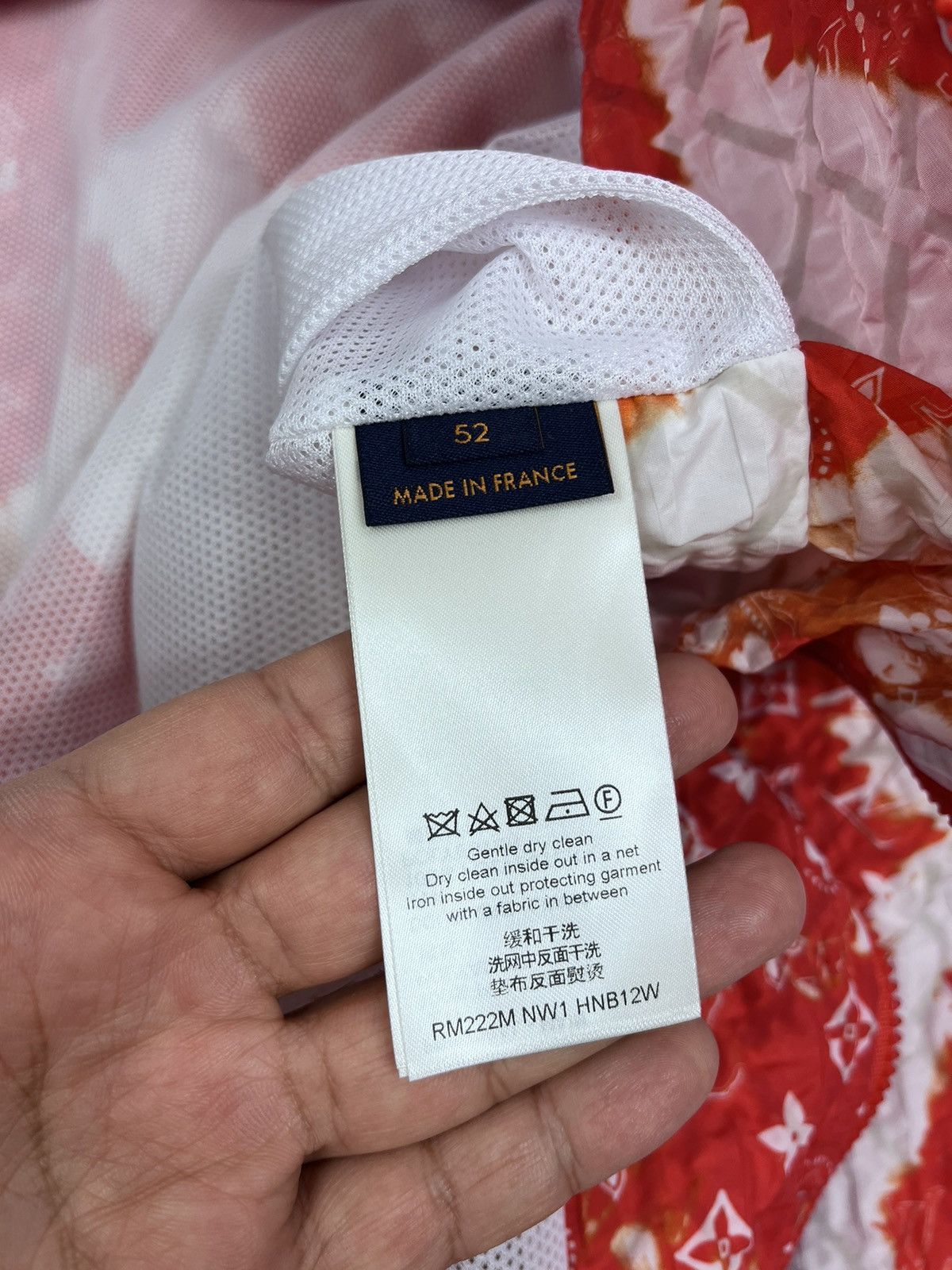 Louis Vuitton × Virgil Abloh LOUIS VUITTON 1AA7HA MONOGRAM BANDANA WINDBREAKER 52 Size US XL / EU 56 / 4 - 12 Thumbnail