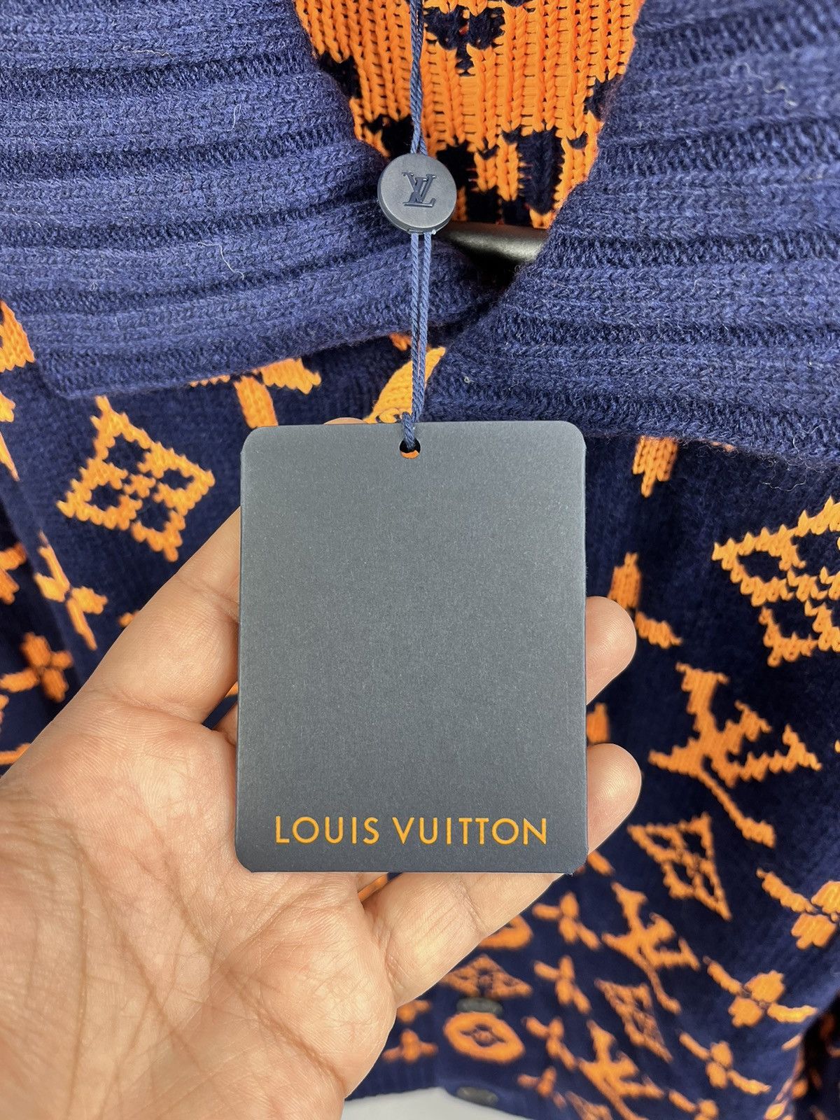 Louis Vuitton LOUIS VUITTON 1AAU8V SIGNATURE MONOGRAM CARDIGAN Size US XL / EU 56 / 4 - 7 Thumbnail