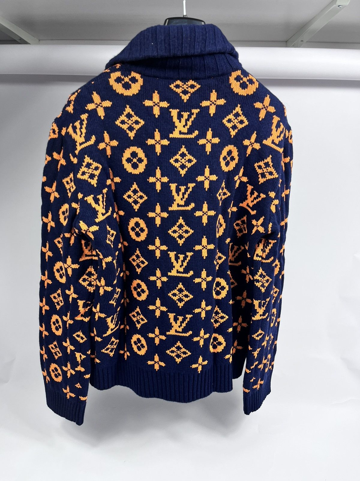 Louis Vuitton LOUIS VUITTON 1AAU8V SIGNATURE MONOGRAM CARDIGAN Size US XL / EU 56 / 4 - 2 Thumbnail