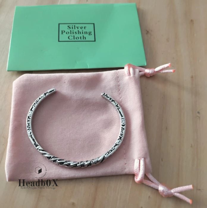 Jewelry Irregular Square Smiley Twisted Bracelet Size ONE SIZE - 4 Thumbnail